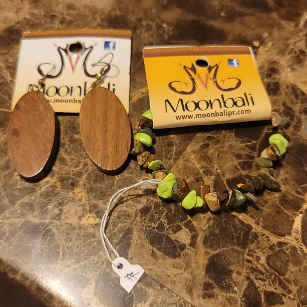 Moonbali handmade wood earings and bracelet